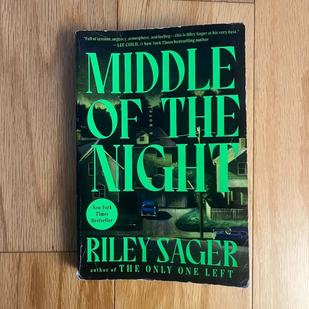 Paperback Thriller: Middle of the Night